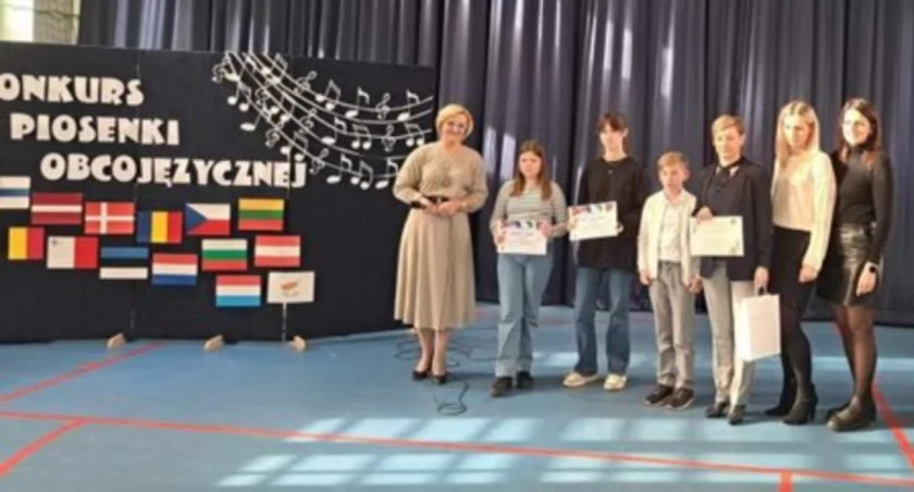 Wokaliści z Gminy Krzywda z sukcesami. Gabriela Józwik zdobyła pierwszą nagrodę, podczas gdy drugą miejsce wywalczył Karol Piszcz