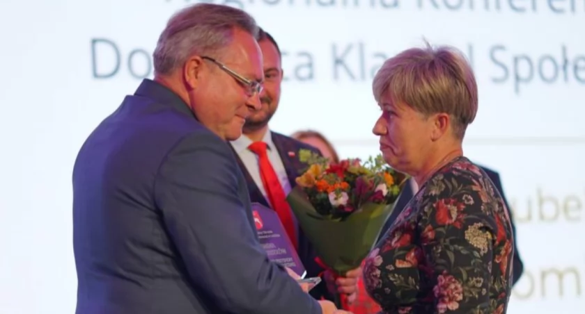 Gmina Wojcieszków - Brązowy Samorządowy Lider Inwestycji październik 2023 - nagroda za zaangażowanie w rozwijanie inwestycji 