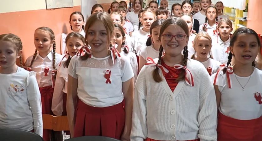 Koncert Pieśni Patriotycznych - Wyjątkowe wydarzenie w Wojcieszkowie, pełne emocji i patriotyzmu