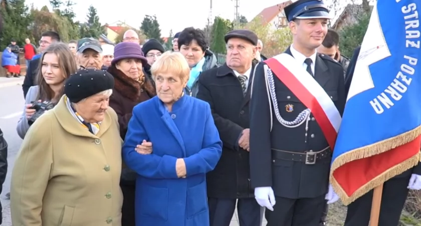 Uroczyste odsłonięcie tablicy pamiątkowej pamięci pomordowanych mieszkańców Świderek (WIDEO)