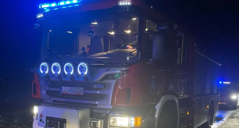 Wybuch pieca kaflowego w Teodorowie: Szybka reakcja służb ratowniczych zapobiegła tragedii