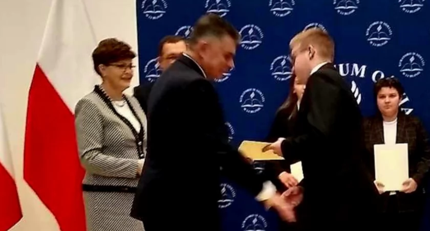 Mikołaj Matacz z Zespołu Szkół nr 2 w Łukowie uhonorowany stypendium przez Prezesa Rady Ministrów