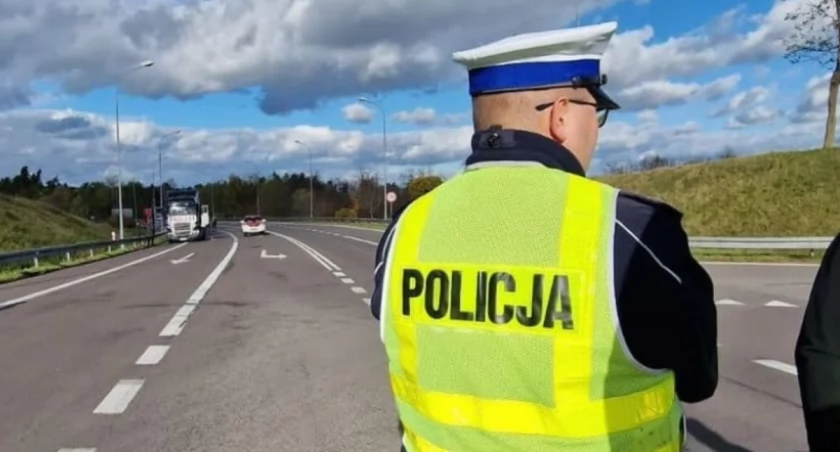 Pijani kierowcy zatrzymani przez policję!  Ojciec i syn stracili prawo jazdy jednej nocy! 