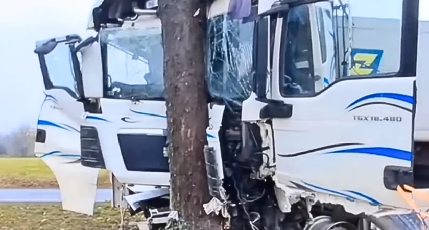 Tragiczne zderzenie na Krajówce! Śmierć kierowcy ciężarówki, ranny prowadzący Kię 