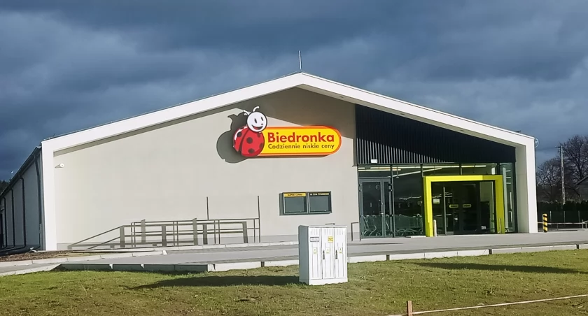 Biedronka szykuje się do otwarcie kolejnych marketów w powiecie łukowskim! Zobacz gdzie! 
