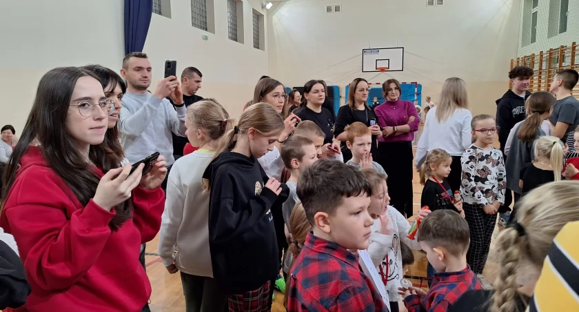 Sportowe Mikołajki w Jeleńcu. Wszyscy bawili się świetnie (GALERIA) 