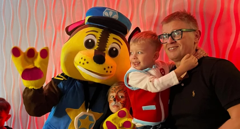 Bal Andrzejkowy w sali weselnej Wiktoria. Dzieci zaprosił Przyjazny Łuków i radny Bartłomiej Bryk (WIDEO)