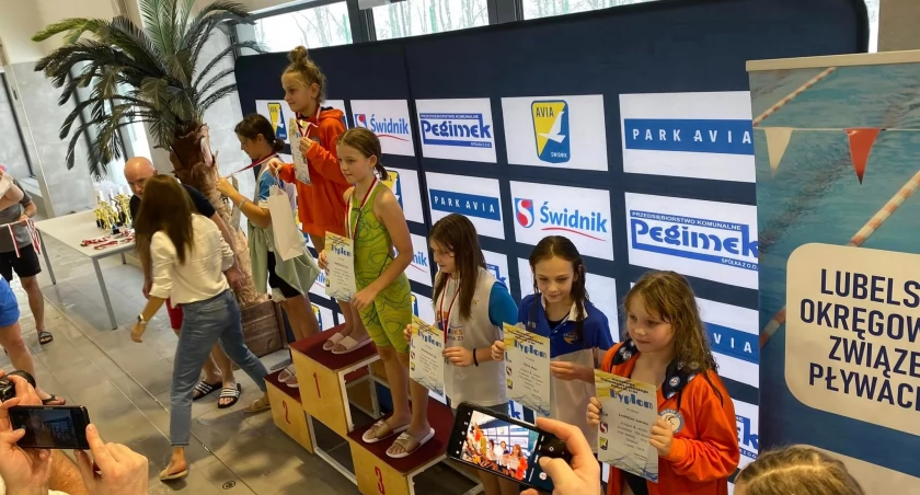 Pływacy z Łukowa odnieśli sukcesy na basenie w Świdniku.