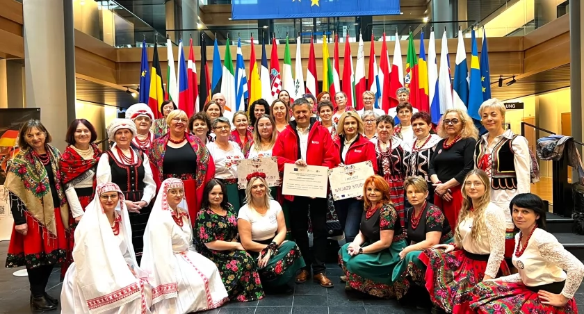 Gospodynie z Kamienia odwiedziły Francję. Nagroda za sukces w konkursie wojewódzkim.