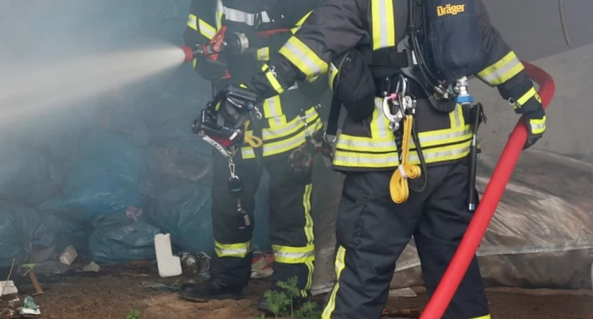 Pożar sadzy w Łukowie. Nikomu nic się nie stało, ale policja apeluje o ostrożność