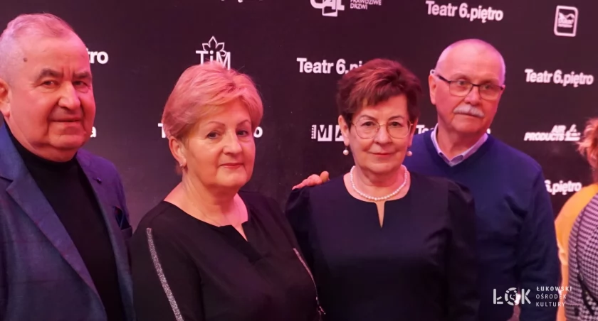 Łukowski Uniwersytet Trzeciego Wieku na spektaklu Edukując Ritę”