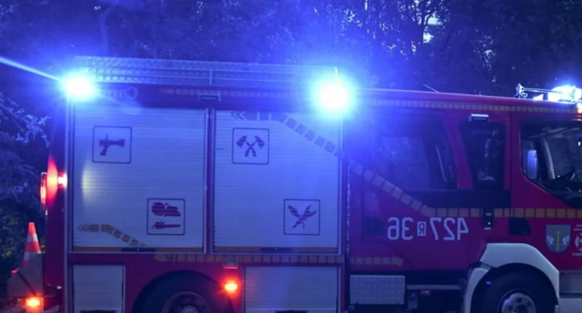 W Kownatkach strażacy gasili pożar sadzy w kominie! 
