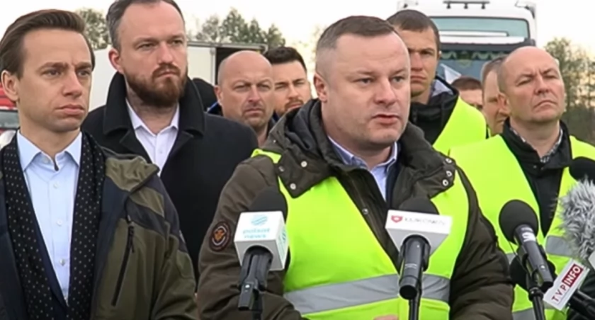Wójt mówi dość. Przewoźnicy nie odpuszczają! Granica zablokowana! 