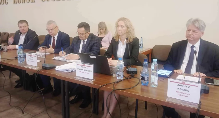 Łuków. Rada Powiatu przyjęła budżet na rok 2024. Rekordowe dochody: ponad 88 mln zł na inwestycje