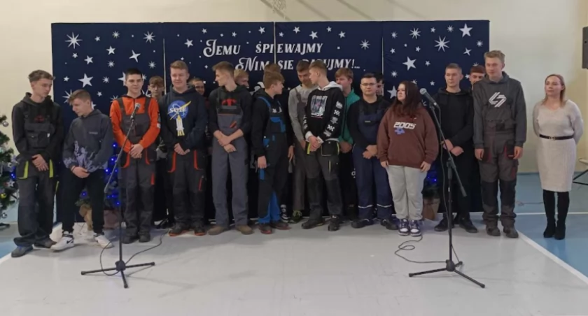 Szkolne kolędy i pastorałki rozbrzmiały w Łukowie