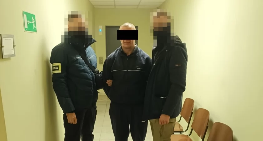 42-latek odpowie za usiłowanie zabójstwa. Zaatakował młotkiem 67-latka, który odwiedził jego dziewczynę!