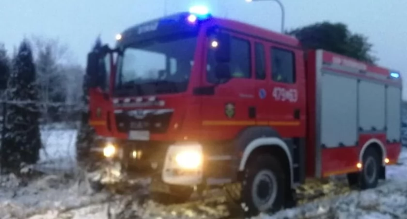 Wypadek w Szaniawach: Honda zderzyła się z ogrodzeniem!