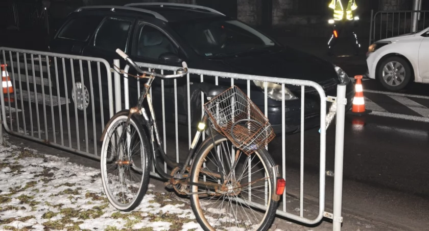 Luków. Wypadek drogowy na ulicy Wyszyńskiego. Pieszego na przejściu  potrącił Citroen 