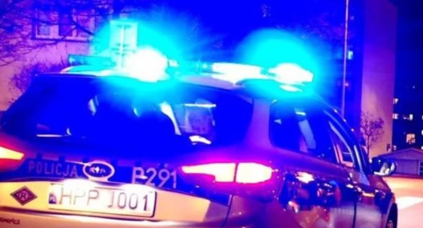  19-latek znajduje się w poważnych tarapatach po tym, jak próbował uciec autem przed policją