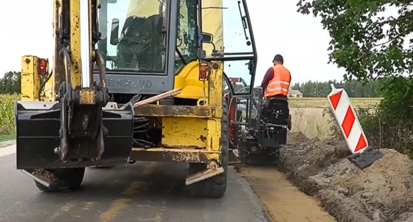 Drogi Gminy Krzywda do remontu: Umowy na przebudowę  w Kożuchówce oraz na trasie między Cisownikiem a Budkami.