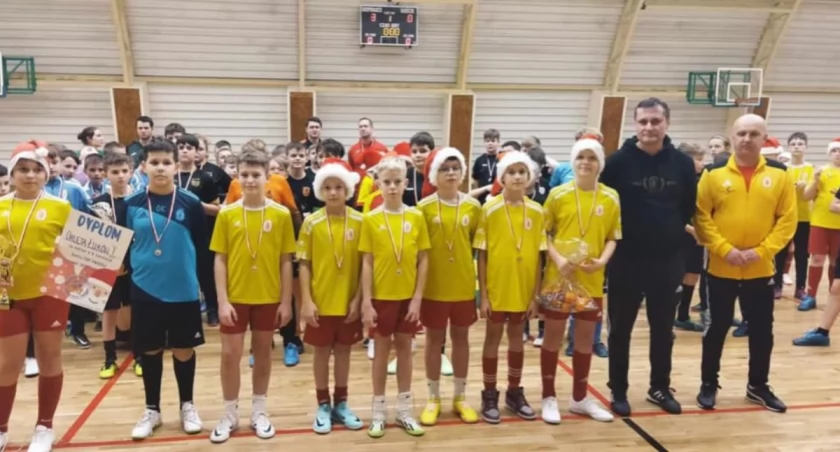 Orlęta Łuków osiągają sukces w turnieju Santa CUP w Międzyrzecu Podlaskim |
