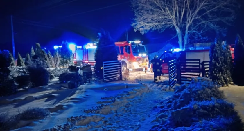 Pożar sadzy w przewodzie kominowym w Góździe skutecznie ugaszony