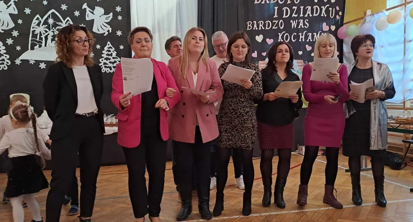 Dzień Babci i Dziadka w Wólce Domaszewskiej (WIDEO)