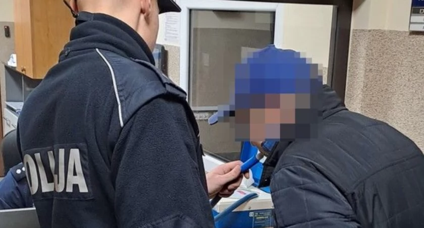 Dąbie: 65-latek z 3 promilami alkoholu w organizmie stracił prawo jazdy