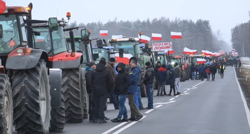 Rolnicy wypowiadają wojnę Zielonemu Ładowi Europejskiemu. 500 maszyn blokuje DK 19 w Borkach! 