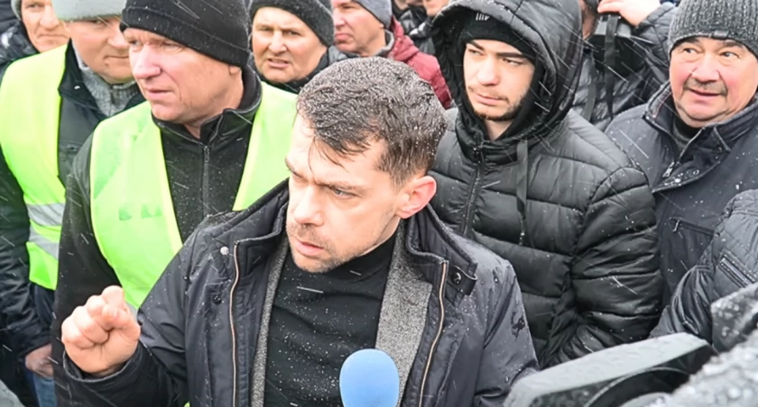 Kołodziejczak na proteście w Borkach mówi, że jest z rolnikami. Gorąca dyskusja (WIDEO) 