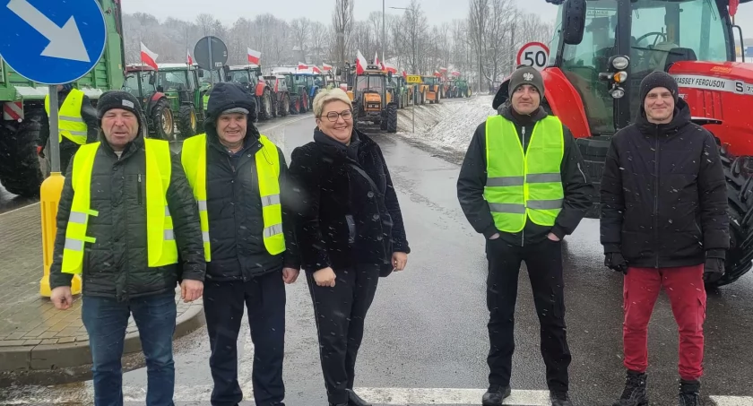 Rolnicy z Gminy Wola Mysłowska protestowali z kolegami z pow. garwolińskiego. Zablokowali S17 