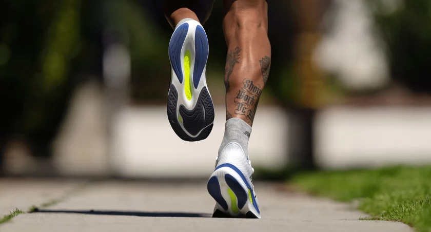 Jakie męskie buty do biegania od New Balance na nowo definiują komfort?