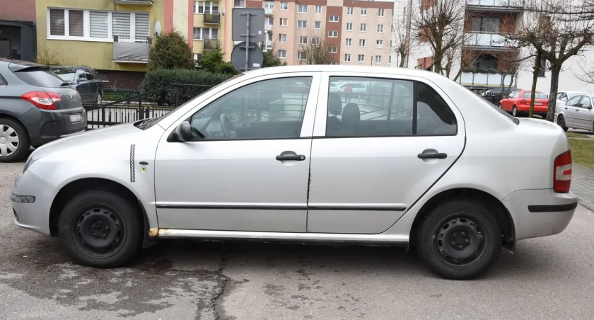 Wypadek na ul. Piłsudskiego w Łukowie! 66-letni pieszy potrącony przez samochód, sprawca uciekł
