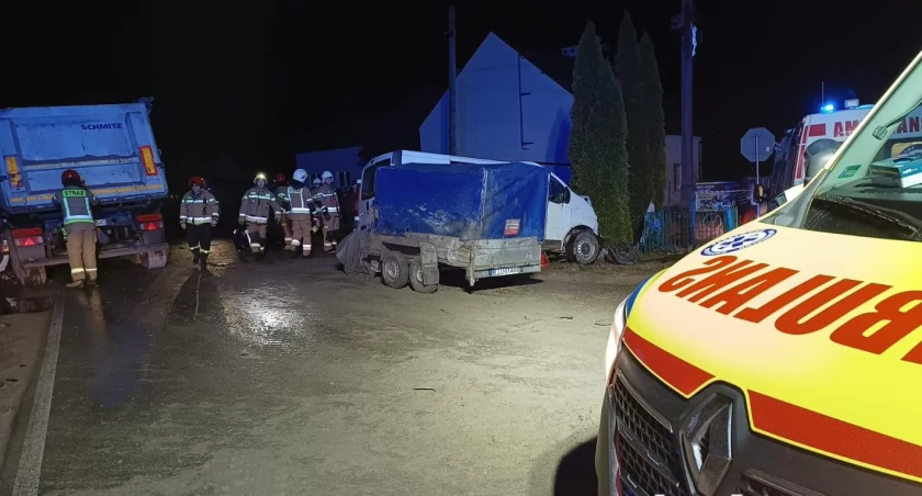 Śmierć na drodze. Nie żyje 43-latek ranny w wypadku pod Stoczkiem 