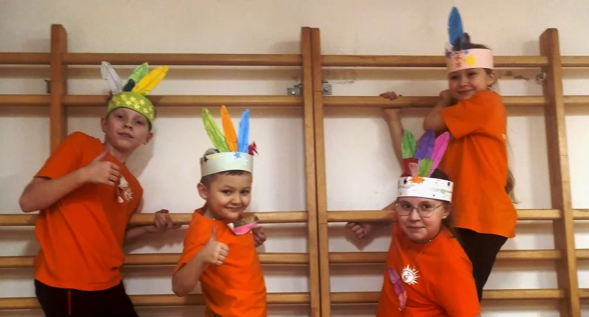 Zuchowe Tipi: Harcerze Hufca ZHP Łuków poznają świat Indian