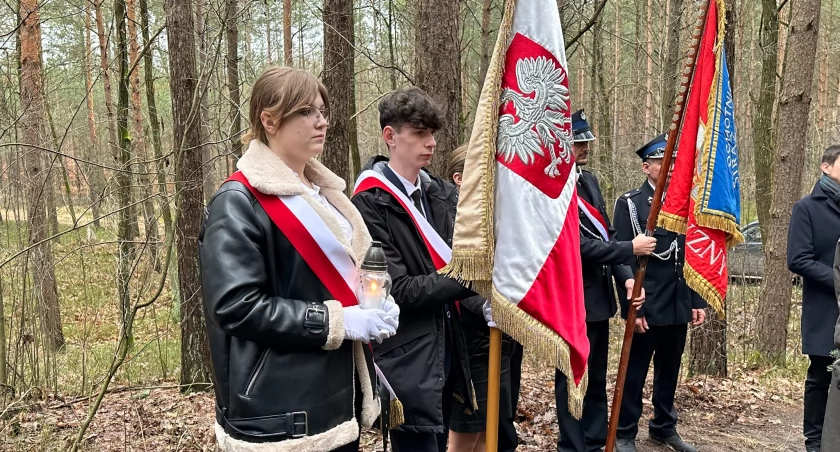 Hołd bohaterom powstania styczniowego - 161. rocznica potyczki pod Kobylczykiem (WIDEO)