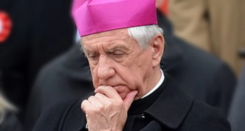 Biskup pochodzący z Radzynia w ogniu krytyki! Reakcja Franciszka! 