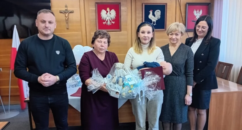 Burmistrz Marcin Sentkiewicz powitał nowych obywateli Stoczka (FOTO) 
