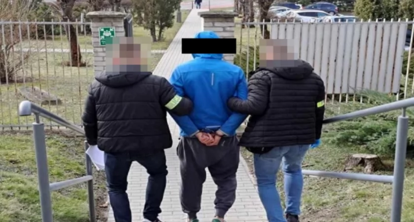 Brutalne pobicie, śledztwo i aresztowania! Znaleziono narkotyki 