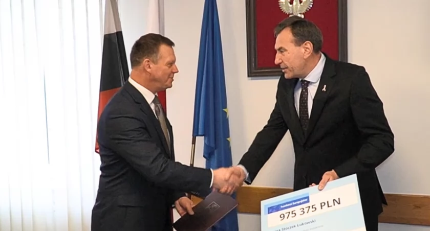 GMINA STOCZEK ŁUKOWSKI. PONAD MILION ZŁOTYCH NA DODATKOWE ZAJĘCIA DLA UCZNIÓW I WYPOSAŻENIE PRACOWNI!