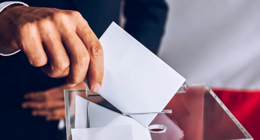 Kto wójtem, kto burmistrzem? Pełne listy kandydatów z powiatu łukowskiego 