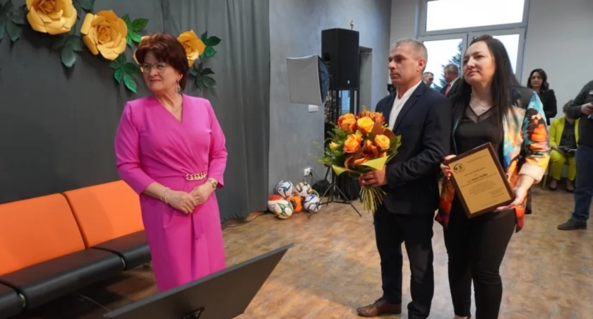 Otwarcie nowego skrzydła Szkoły Podstawowej im. św. Jana Pawła II w Wólce Domaszewskiej (WIDEO)