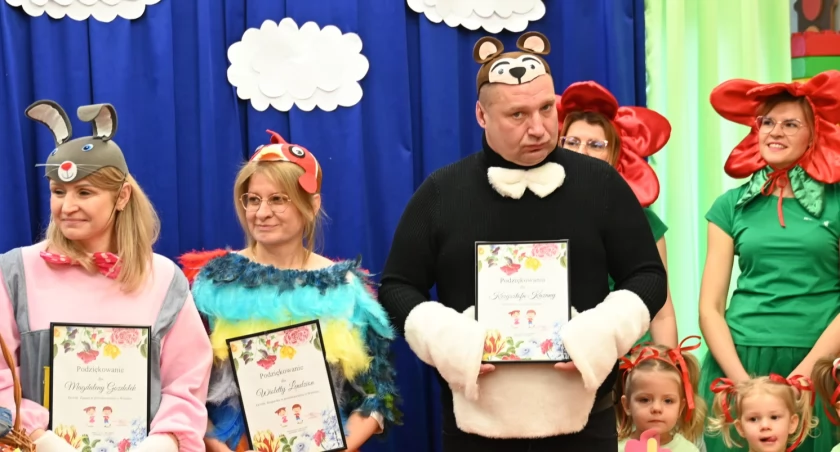 Miś Krzysztof oczarował maluchy w Gminnym Żłobku Maluszek 