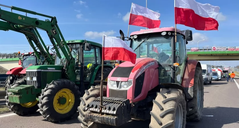 Trwa protest rolnikow. Aktualna sytuacja na drogach  regionu (LISTA, MAPA) 