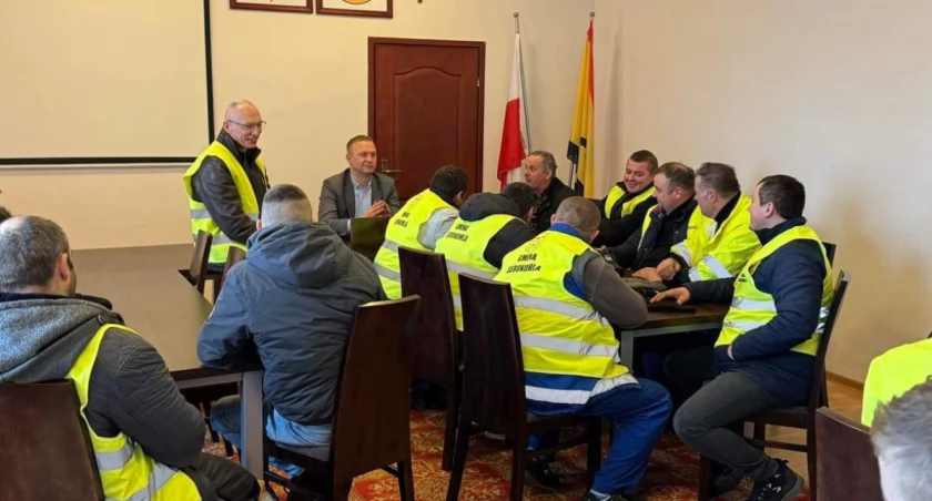 Rolnicy z Powiatu Łukowskiego w walce o ulepszenie warunków produkcyjnych (WIDEO)
