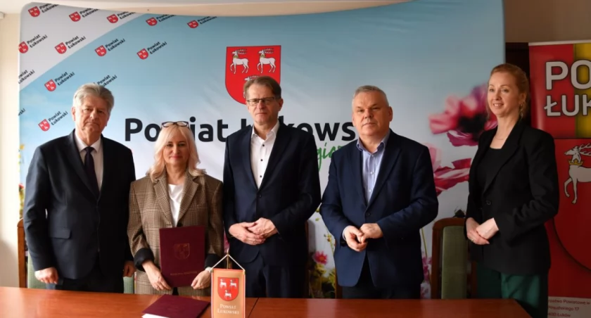 Łuków. Powiat zbuduje boisko przy Zespole Placówek (WIDEO)