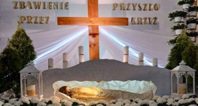 Dekoracje Wielkanocne przygotowane przez Koła Gospodyń Wiejskich w parafii Stoczek Łukowski 