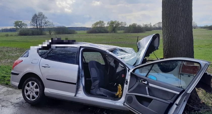 Lubelskie: Tragedia na drodze! Nie żyją dwie 18-latki, a trzy osoby trafiły do szpitala