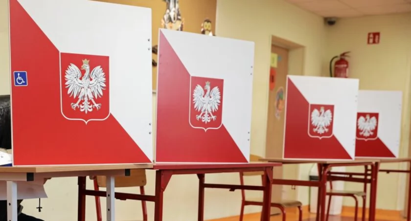 Zwiększone zainteresowanie wyborami w Łukowie: Frekwencja na poziomie 42,68