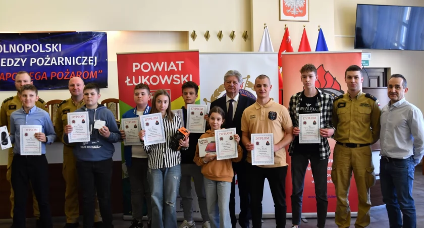 Turniej Bezpieczeństwa Pożarowego: Zwycięzcy i Ich Osiągnięcia – Podsumowanie wydarzenia. Gratulacje dla młodych adeptów!